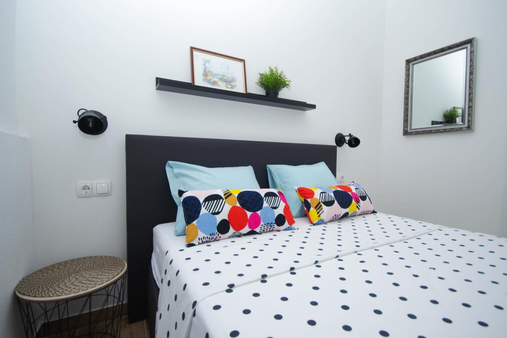 Lola'S Apartments Tribalj Eksteriør billede