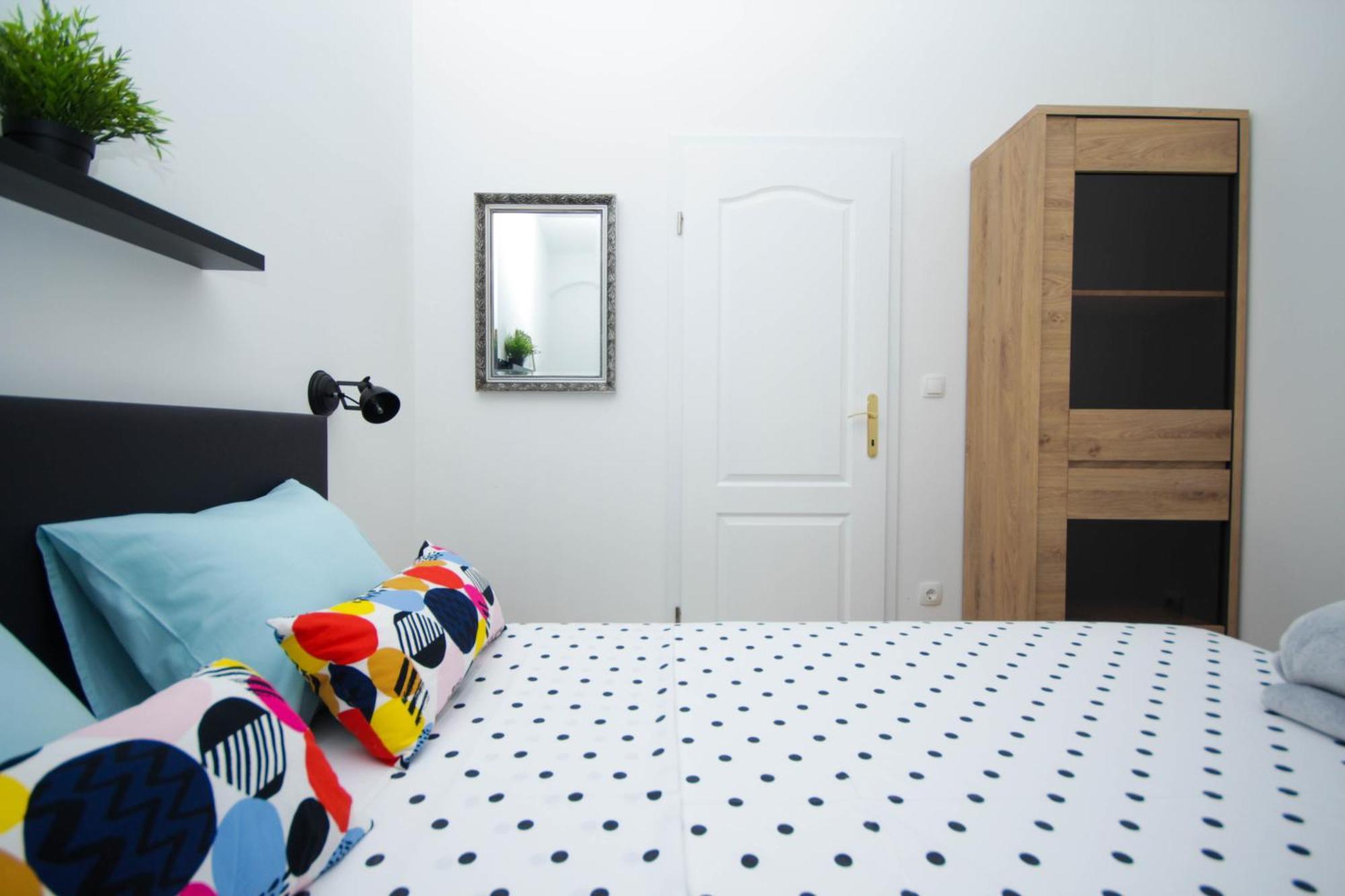 Lola'S Apartments Tribalj Eksteriør billede