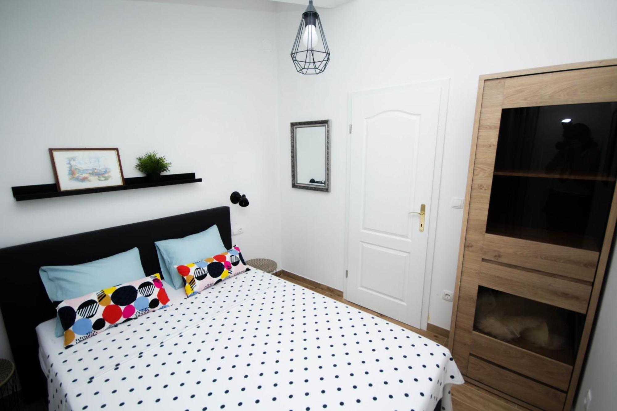 Lola'S Apartments Tribalj Eksteriør billede