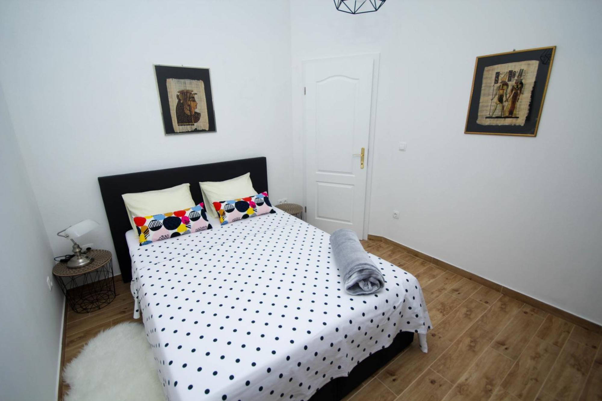 Lola'S Apartments Tribalj Eksteriør billede