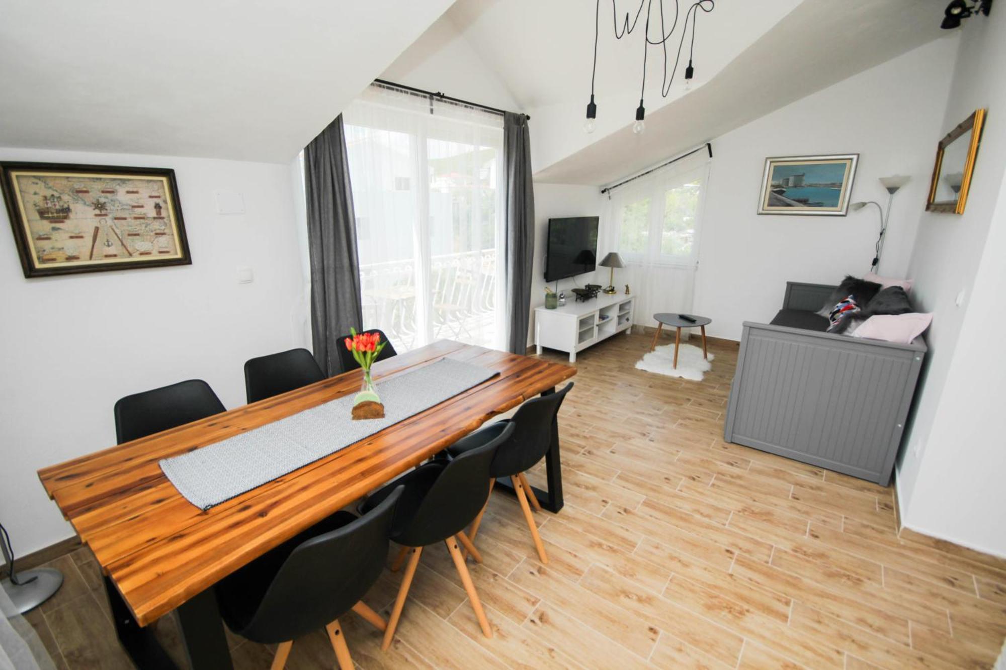 Lola'S Apartments Tribalj Eksteriør billede