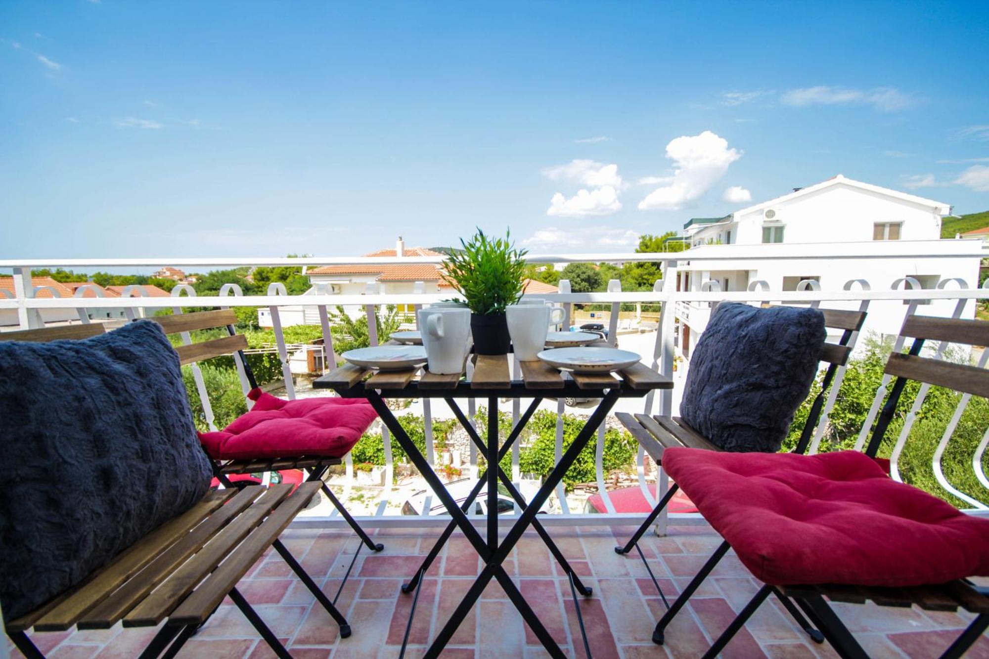 Lola'S Apartments Tribalj Eksteriør billede