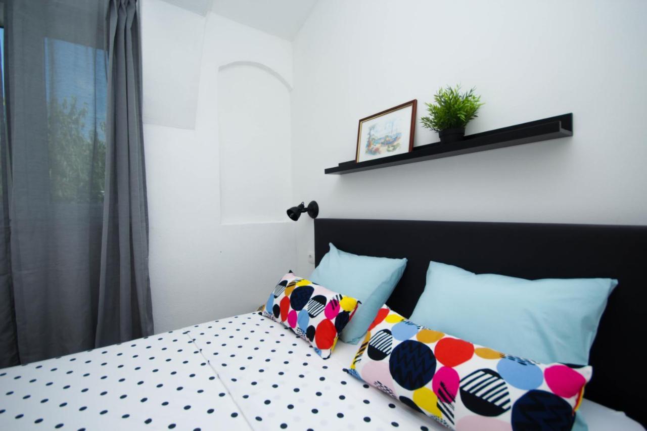 Lola'S Apartments Tribalj Eksteriør billede
